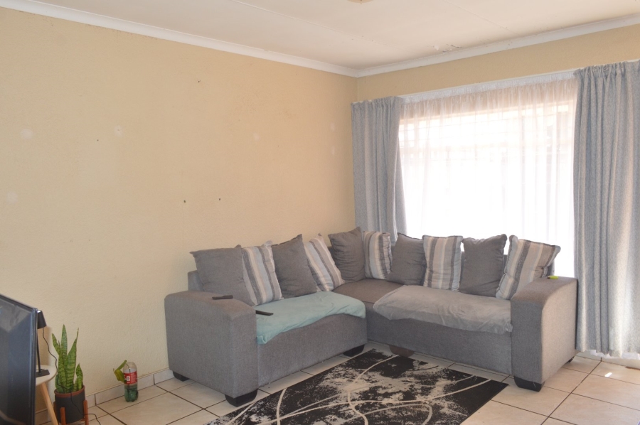 2 Bedroom Property for Sale in La Hoff North West